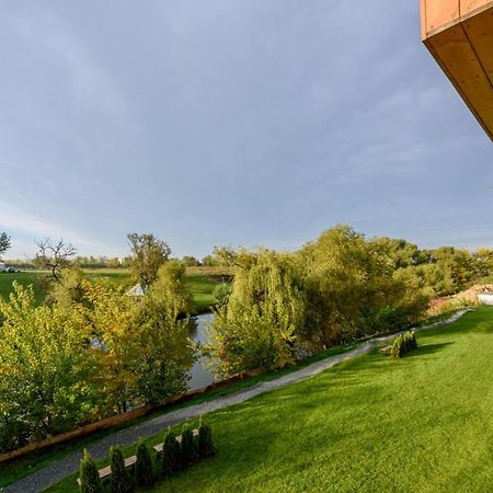 Il Lago - Turquoise - Cozy Luxurious Smart Home By The Lake Voluntari ภายนอก รูปภาพ