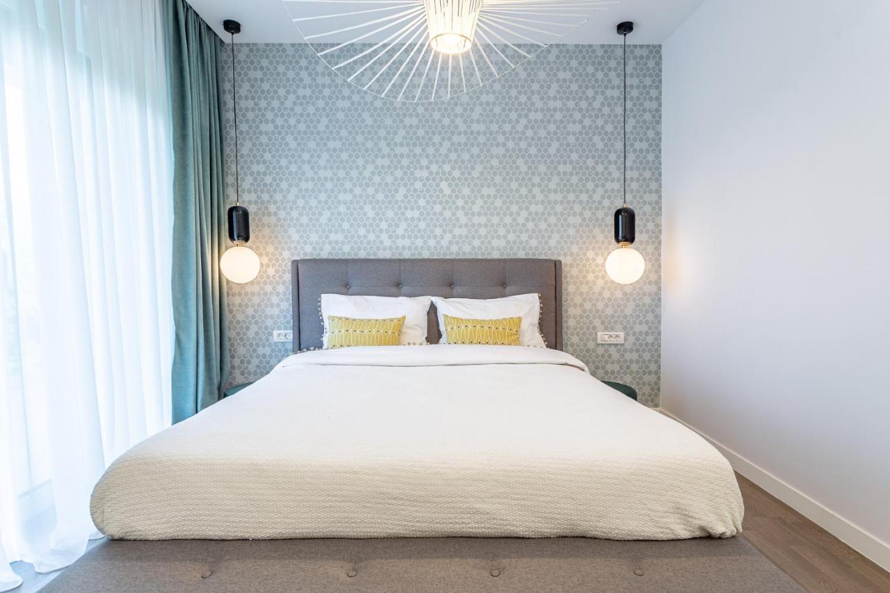 Il Lago - Turquoise - Cozy Luxurious Smart Home By The Lake Voluntari ภายนอก รูปภาพ