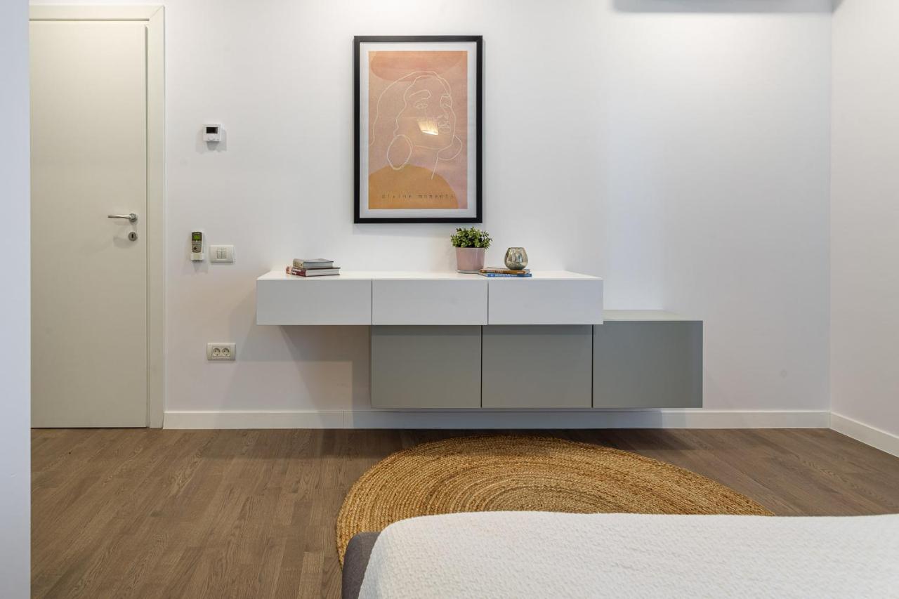 Il Lago - Turquoise - Cozy Luxurious Smart Home By The Lake Voluntari ภายนอก รูปภาพ