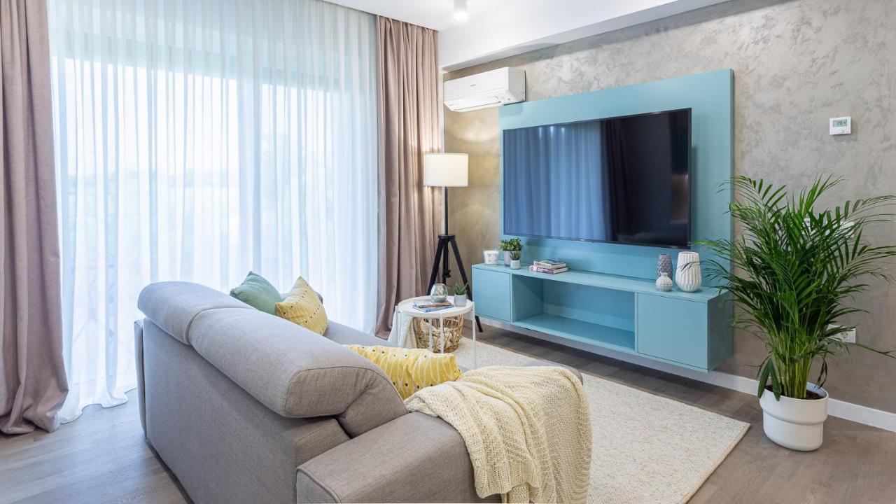 Il Lago - Turquoise - Cozy Luxurious Smart Home By The Lake Voluntari ภายนอก รูปภาพ