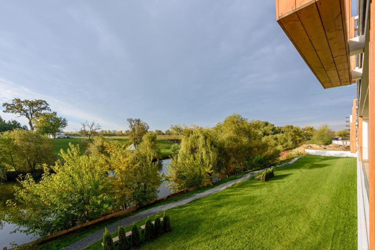 Il Lago - Turquoise - Cozy Luxurious Smart Home By The Lake Voluntari ภายนอก รูปภาพ