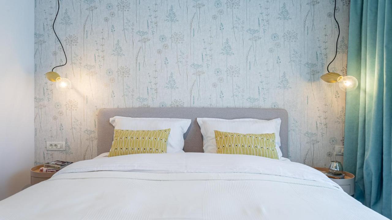 Il Lago - Turquoise - Cozy Luxurious Smart Home By The Lake Voluntari ภายนอก รูปภาพ